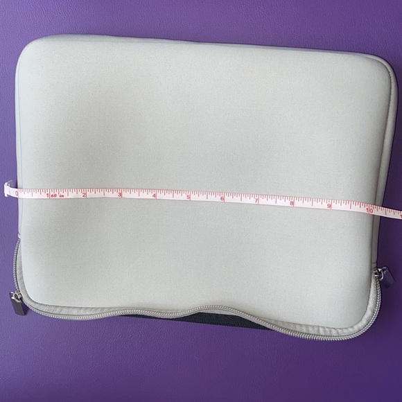 NWOT- Zippered Neoprene Tablet Sleeve - Picture 4 of 5